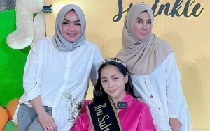 Kompak Banget, Gaya Ibu dan Mertua Nagita Slavina Tanpa Perhiasan ‘Ngejreng’ Jadi Perbincangan 