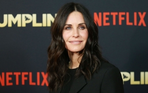 Menyeramkan! Courteney Cox Menari Bareng Gerombolan Ghostface 'Scream' Saat Malam Halloween