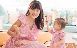Shandy Aulia Pamit Kerja Saat Putri Cantik Tidur Sendiri di Ranjang Mewah, Suami Masih 'Ngilang'?