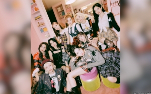 Ulang Tahun, Selfie Jeongyeon Bareng Para Member TWICE Bikin Emosional