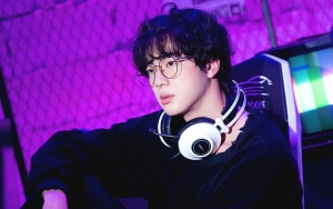 Tak Ada yang Sempurna, Jin BTS Nangis 'Aib' Masa Lalunya Beredar Online