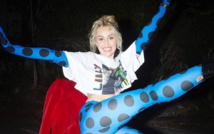 Liam Hemsworth Ajak Pacar Baru Ke LA, Miley Cyrus 'Gosipin' Bareng Hailey Baldwin dan Billie Eilish