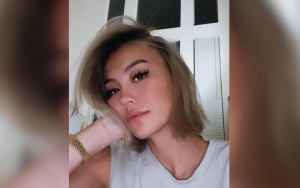 Kalah Taruhan, Agnez Mo Terpaksa Pajang Foto 'Aneh' Ini Justru Ramai Dipuji