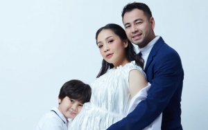 Nagita Cantik 'Super Goddess' di Foto Maternity, Rafathar Uwu Cium Baby Bump Usai 'Disogok'