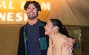 Prilly Latuconsina Digoda Habis Soal Reza Rahadian Karena Pose Ini, Disebut Bak Punya Dunia Sendiri