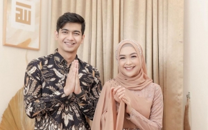 Kocak, Begini Kelakuan Ria Ricis Saat Pamer Buku Nikah Bareng Teuku Ryan: Punya Suami
