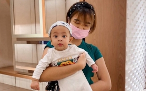 Ajak Main TikTok, Adik Bibi Canda Goyangkan Kepala Putra Vanessa Angel Bikin Khawatir?