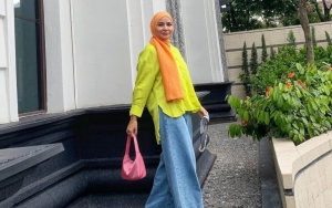 Foto Bareng Keluarga, Meisya Siregar Dibuat Kaget dengan Penampakan Kakinya