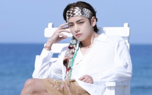 Gaya Kece V BTS di Bandara Ternyata Kelabui Reporter, Kok Bisa?