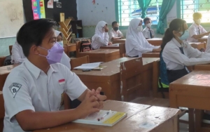 Surabaya Dilirik PTM 100%, Kota Depok Malah Temukan Klaster COVID-19 Sekolah Tatap Muka