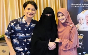 Adik Tiri Alvin Faiz Yang Jarang Disorot Peluk Nisan Ayah, Dimuliakan Para Ustaz Saat Ultah