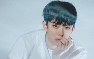 Musim Ujian, Kangmin VERIVERY Malah Dikerumuni Fans Hampir Tak Bisa Masuk Gedung