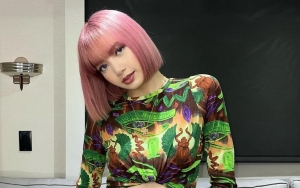 Lisa BLACKPINK Tebar Potret Cantik Selama di Amerika, Outfit Seksi Tuai Sorotan