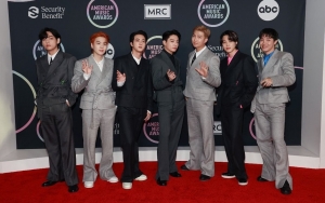 AMA 2021: BTS Jadi Selebriti Paling 'Laris', Diajak Foto Anak-Anak Artis