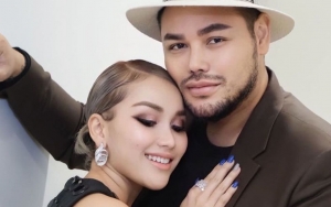 Ivan Gunawan Umbar Momen Ayu Ting Ting Nyaman Nemplok, Komentar Iis Dahlia Bikin Salfok