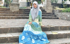 Reaksi Henny Rahman Usai Foto Cantik Tanpa Hijab Ditertawakan Fans Larissa Chou, Nyelekit Abis?