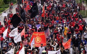 Kabulkan Sebagian Gugatan Buruh, MK Minta Pemerintah dan DPR Revisi UU Cipta Kerja