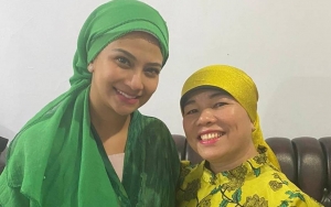 Tak Pernah Merasa Direpoti, Ibu Mertua Nangis Kenang Kebiasaan Vanessa Angel Minta Ini