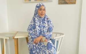 Begini Reaksi Santai April Jasmine Usai Dihujat Sebagai 'Istri Ustaz Suka Pamer'