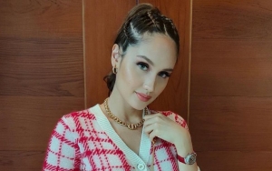 'Adu' Batik dengan Konsep Hollywood Glam, Penampilan Cinta Laura Disebut Gak Ada Lawan