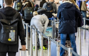 Hong Kong Perluas Larangan Masuk Bagi Non-Penduduk Untuk Tangkal Varian Omicron