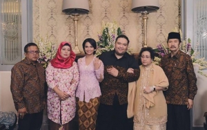 Dikira Ayah Asli Vanessa Angel, Foto 'Om Gandhi' di Depan Ka'bah Bukti Super Religius