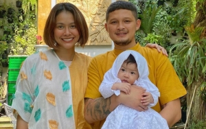  Bunga Jelitha Umumkan Hamil Anak Kedua, Ekspresi Syok Syamsir Alam Jadi Sorotan