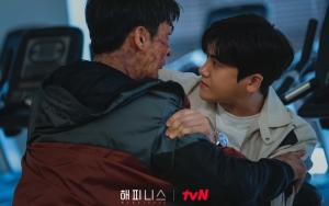 Hyungsik Dicakar Zombie di 'Happiness', tvN Diamuk Fans