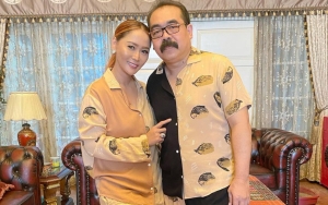 Beda Agama, Sikap Inul Daratista di Kebaktian Mengenang Almarhum Ibu Mertua Disorot