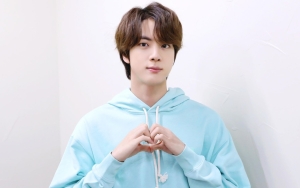 Kejutan Ultah dari ARMY di Konser LA Sukses Bikin Jin BTS Tersentuh Banget