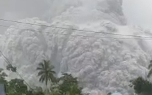 BNPB Minta Pemda Segera Kaji Erupsi Gunung Semeru Untuk Tentukan Status Darurat