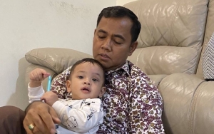 Didikan Ayah Bibi, Momen Gala Putra Vanessa Angel Berpeci Belajar Sholat Bikin Terenyuh