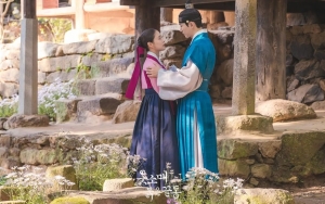 Tak Ada Dalam Naskah, Junho 2PM dan Lee Se Young Iseng Hendak Ciuman di Lokasi 'The Red Sleeve'