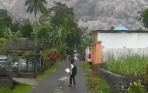 Trauma Dengan Erupsi Gunung Semeru, Belasan Korban Pilih Mengungsi Ke Probolinggo