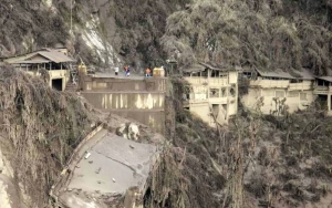 Rumah Korban Erupsi Gunung Semeru Dijarah, Ayam Hingga Kompor Raib
