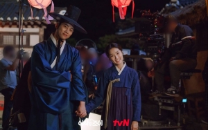 Usai Joget 'My House', Taecyeon 2PM Ngambek Pada Kim Hye Yoon di Lokasi 'Secret Royal Inspector Joy'