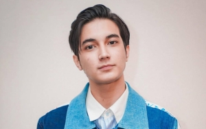 Hempas Rumor Miring, Junior Roberts Tampil Ganteng Dalam 7 Potret Ini 