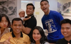 Beda Dengan Doddy, H Faisal Banggakan Buku Yasin Buatannya Ada Foto Berdua Vanessa Angel dan Bibi