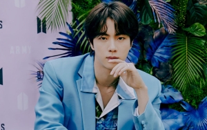 Viral di TikTok, Video 'Halu' Jin BTS Kejutkan Netizen Korea