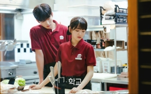 Kim Yohan WEi Peluk Cho Yi Hyun Saat Pergi Berdua, Tim Produksi 'School 2021' Beri Bocoran Menarik