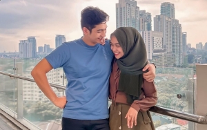 Dipeluk Teuku Ryan, Ria Ricis Jadi Teringat Momen Lawas Ini dengan Mendiang Ayahnya
