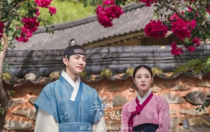 Gagal Romantis, Begini Kocaknya Junho dan Lee Se Young Saat Syuting Adegan Mesra 'The Red Sleeve'