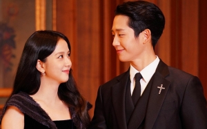 Romantis Tapi Bikin Tegang, Jisoo BLACKPINK dan Jung Hae In Saling Menatap di Foto Adegan 'Snowdrop'