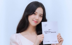 Kepribadian Cerah Jisoo BLACKPINK Terungkap di Lokasi Syuting 'Snowdrop'