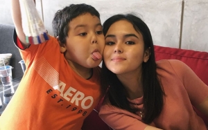 Janos Rayakan Ulang Tahun di Kamar Laura Anna, Ekspresinya Bikin Salfok