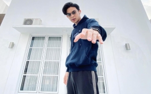 Gaya Rambut Baru Rey Mbayang Tuai Perdebatan, Dipuji Bak Jimin BTS Hingga Diejek Mirip Bocil
