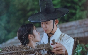 Jadi Pasangan, Kim Hye Yoon Akui Sering Andalkan Taecyeon di Lokasi 'Secret Royal Inspector Joy'