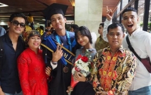Sosok Frans Bukan Kaleng-Kaleng, Haji Faisal Bongkar Gelar Cum Laude Kakak Fuji