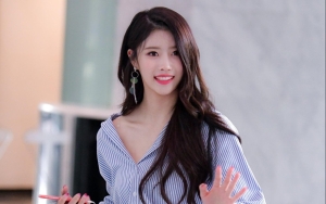 MBC Entertainment Awards 2021: Mijoo Nangis Dapat Trofi, Perlakuan Member 'Hangout With Yoo' Disorot