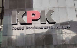 KPK Geledah Rumah Mantan Dirjen Kemendagri dan Sita Berbagai Dokumen Hingga Alat Elektronik